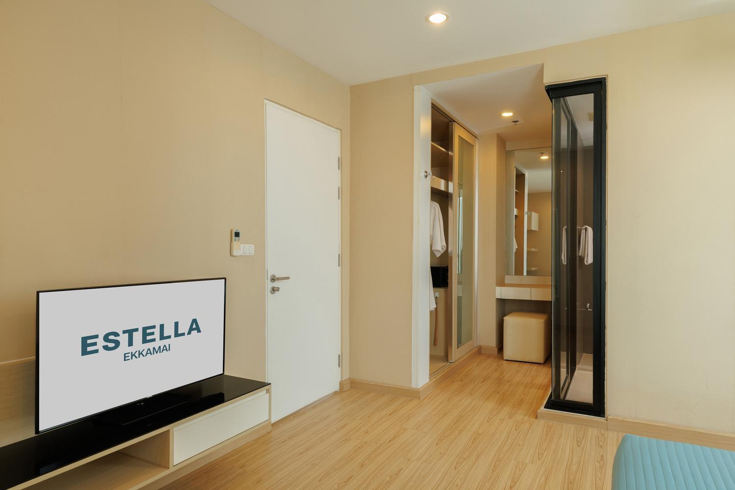Estella Ekkamai Bangkok Exterior photo