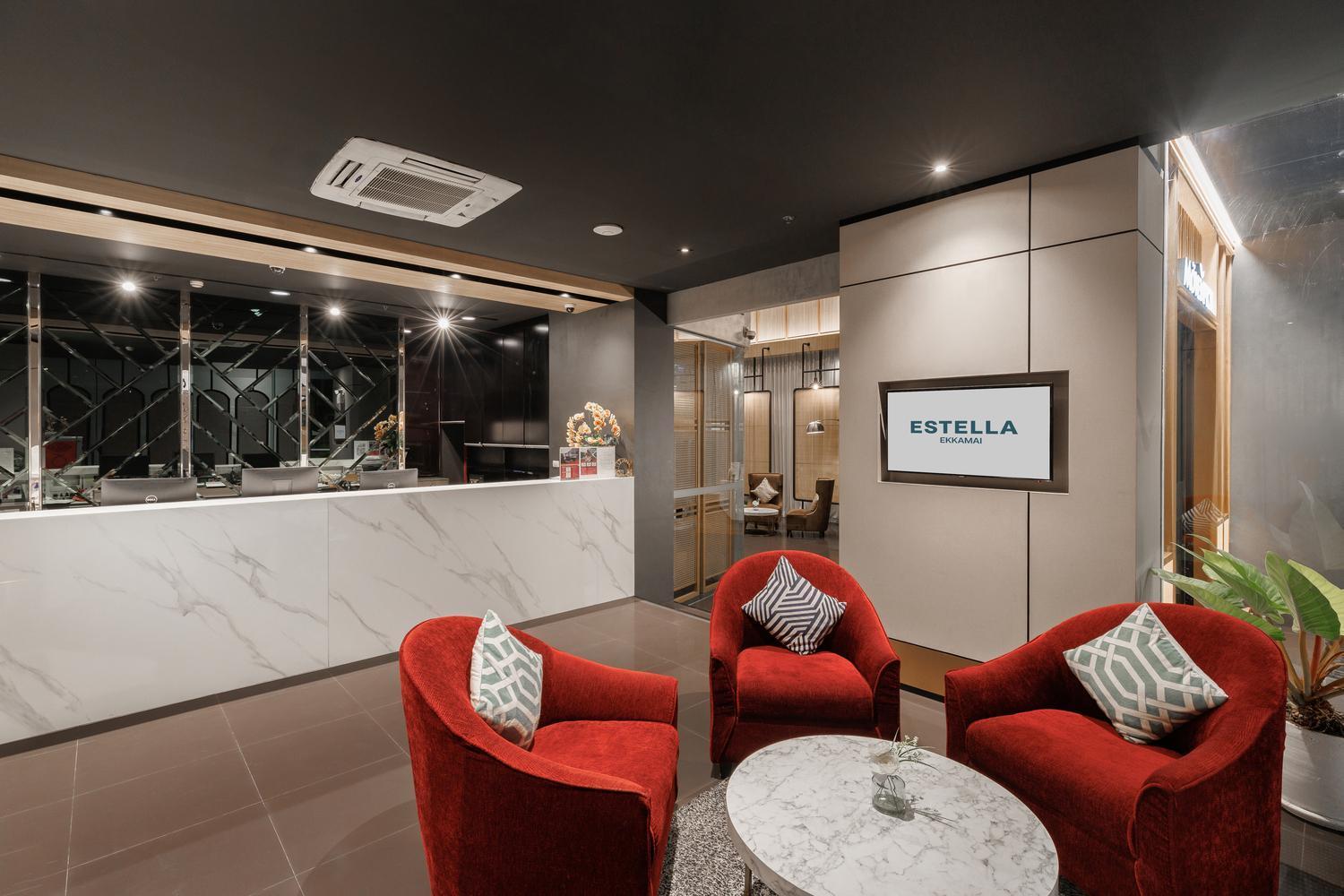 Estella Ekkamai Bangkok Exterior photo