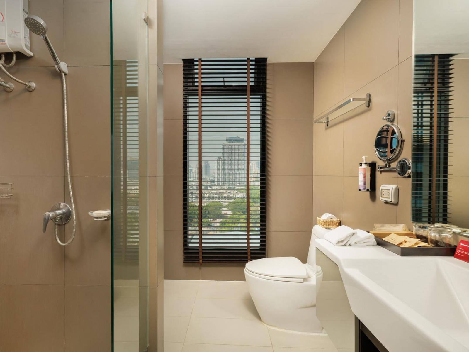 Estella Ekkamai Bangkok Exterior photo